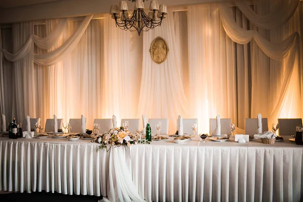 Catering en el restaurante. Banquete de bodas. Fiesta de bodas. Restaura — Foto de Stock