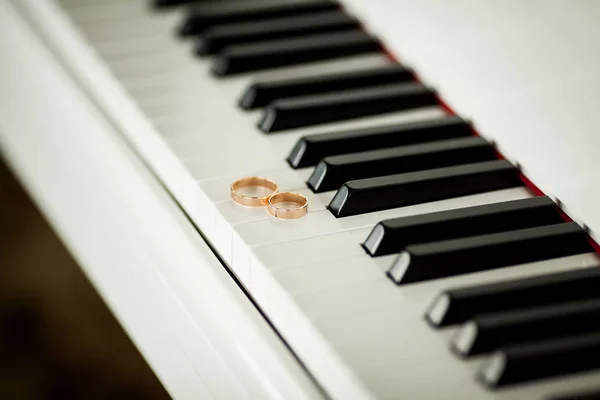 Garter of the bride , bride's accessories — Stock Photo, Image