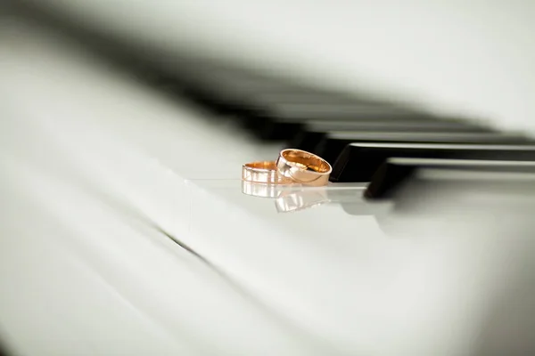 Strumpeband av bruden, brudens tillbehör — Stockfoto