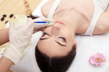 Kişi, kozmetik, plastik cerrahi ve güzellik kavramı - güze