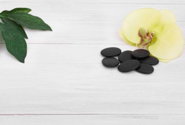 Kaplıca tedavisi ahşap masa üzerinde güzel kompozisyon