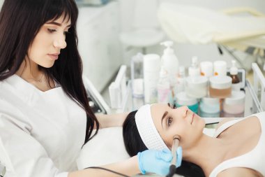 Kozmetik. Ultrasonik yüz Temizleme, peeling, bir güzellik salo