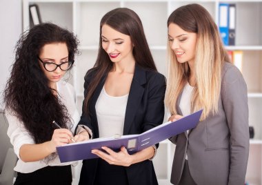 Başarılı işadamları grubu. Önemli c tartışılması