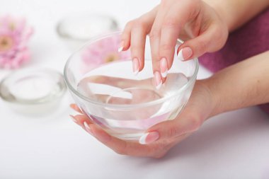 Manikür gül çiçek ile Fransız. Spa