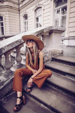 Gürültü. Vintage tarzı. Güzel turistik İtalya. eski şehir conce