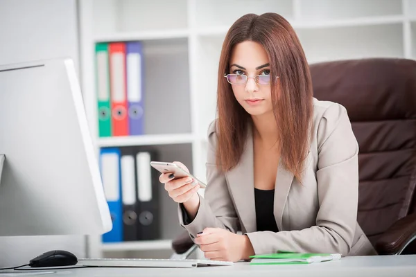 Portrait Of Businesswoman Working In Creative Office — Stock Photo, Image