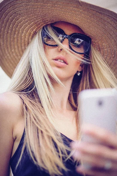 Gürültü. Vintage tarzı. Güzel turistik İtalya. eski şehir conce