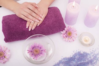 Salon çivi. Şevval Özçelik Güzellik closeup temizlik kadın müşterinin eller