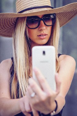 Gürültü. Lviv, Ukrayna kadın portre. Mutlu samimi seyahat tur