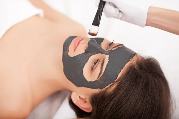 Pessoas, beleza, spa, cosmetologia e conceito de cuidados com a pele - close up — Fotografia de Stock