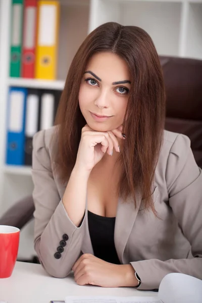 Mensen uit het bedrijfsleven. Portret van een vrouw In Office — Stockfoto