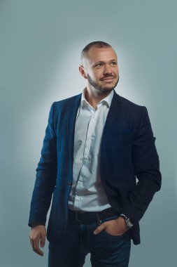 Çekici erkek avukat muhtemelen muhasebeci bankacı executive busi