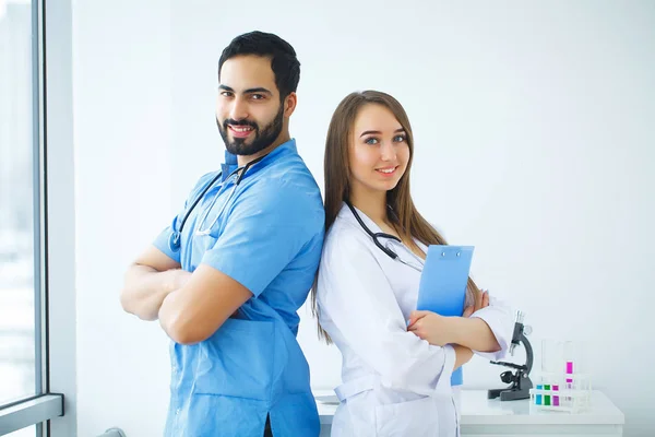 Group of the students working at the laboratory — Stock Photo, Image