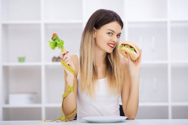 Abur cubur sağlıklı beslenme karşı arasında seçim