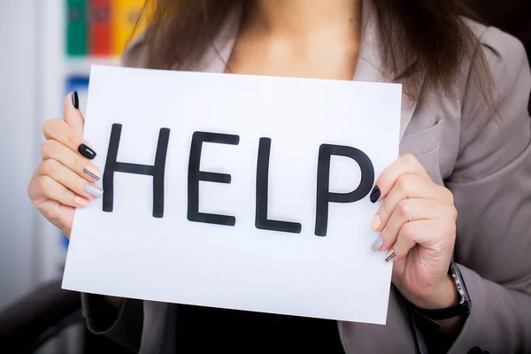 Jonge mooie zakenvrouw lijden stress werken op kantoor — Stockfoto