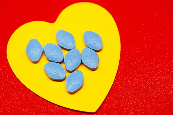 Pilule pour hommes santé et Saint-Valentin fond . — Photo
