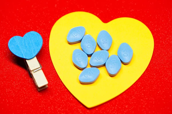 Pilule pour hommes santé et Saint-Valentin fond . — Photo