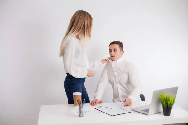 Angry customer has a conflict with the manager of the company — Stock Photo, Image