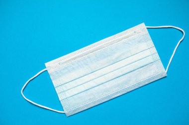Virüse karşı korunmak için ağız ve burun için tipik bir maske