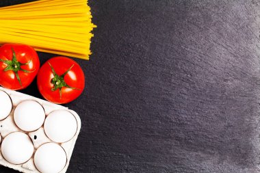 Tedavi için evde olan insanlar için ürünlerden bağışlar