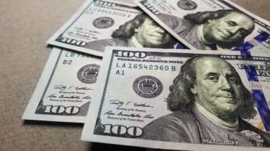 Para yığını, 100 dolarlık banknot.