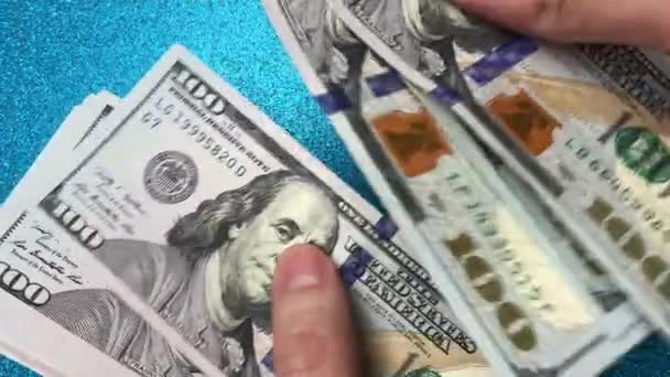 Geld tellen, biljet van 100 dollar. — Stockvideo