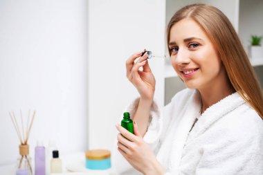 Cilt bakımı, güzel yüzlü kadın ve sağlıklı yüz portresi..