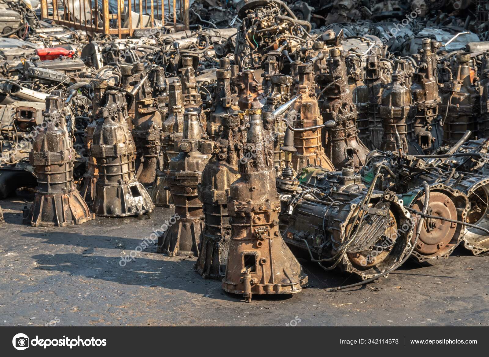 Aluminum engines, gearbox and transmission parts for recycling. Scrap