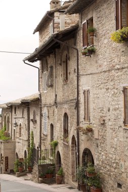 Sokak medieval Assisi, İtalya