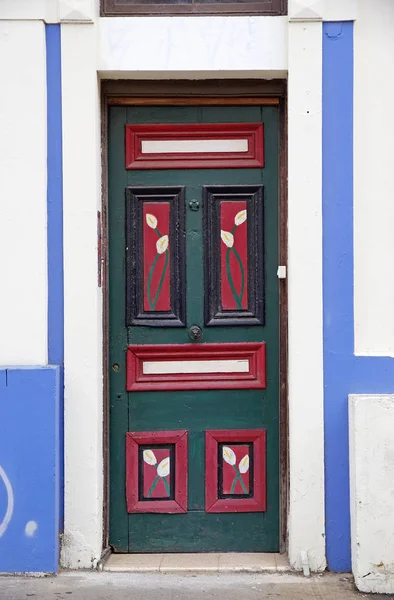 Дверь в Вальпараисо — стоковое фото