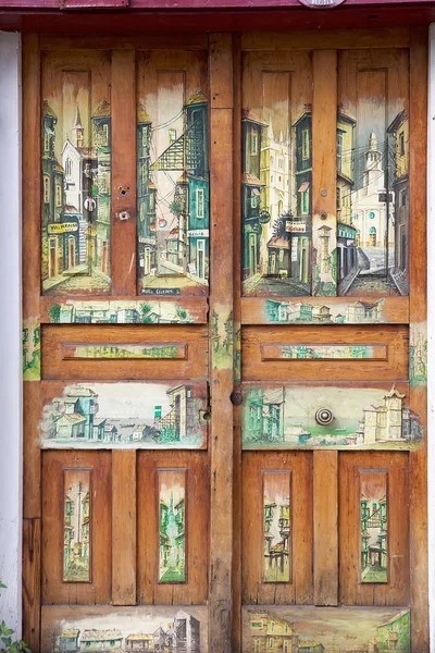 Pintura na porta em Valparaíso, Chile — Fotografia de Stock