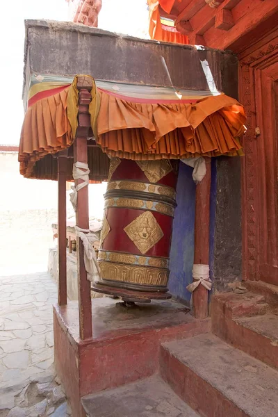 Prayer wheel på Stok Palace, Ladakh, Indien — Stockfoto