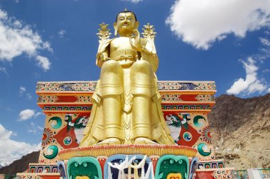 Buda heykeli Likir manastırda Ladakh, Hindistan