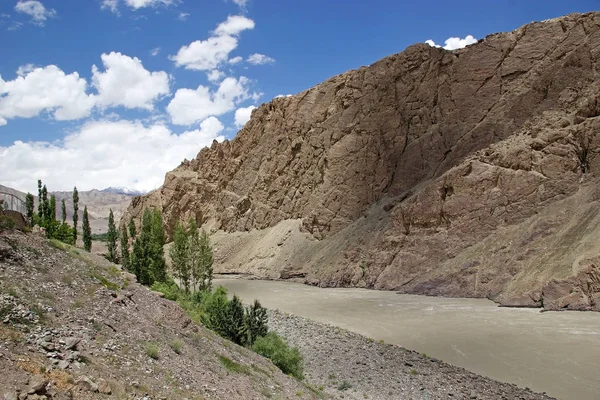 Rio Indus em Alchi, Ladakh, Índia — Fotografia de Stock