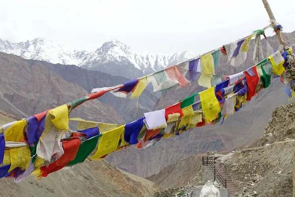Drapeaux de prière en Ladakh, Inde — Photo