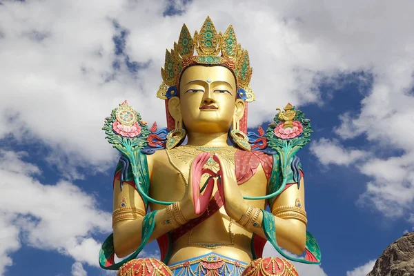 Statue de Bouddha près du monastère de Diskit dans la vallée de Nubra, Ladakh, Inde — Photo