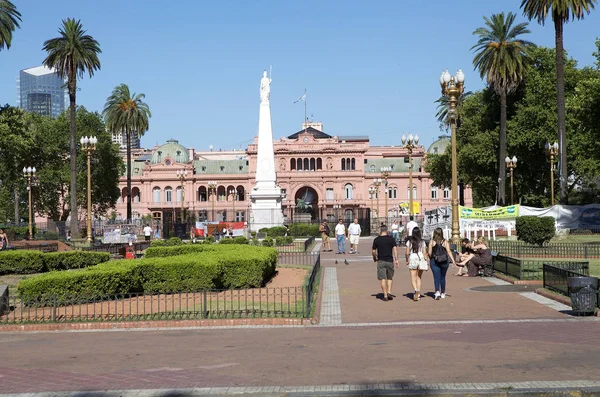 Die casa rosada auf der plaza de mayo, buenos aires, argentina — Stockfoto