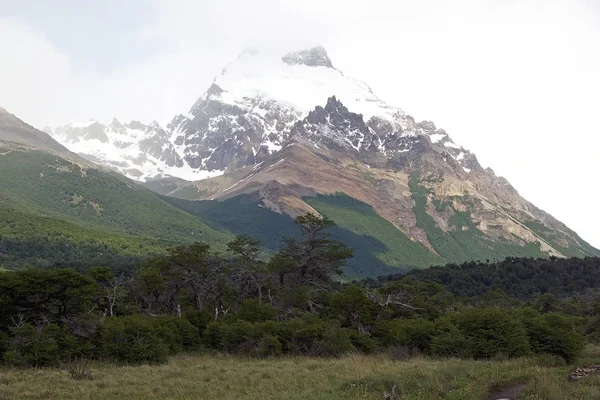 Sendero al Cerro Torre en el Parque Nacional Los Glaciares, Argentina — Foto de Stock