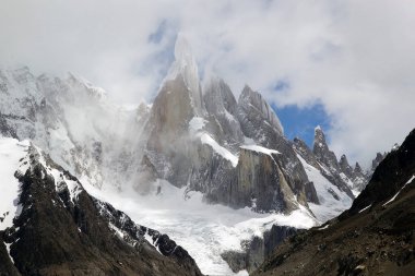 Buzul Torre ve Cerro Torre grubu Los Glaciares Milli Parkı, Arjantin