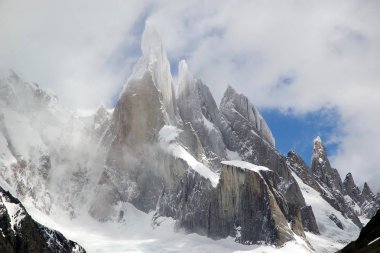 Cerro Torre grubu Los Glaciares Milli Parkı, Arjantin