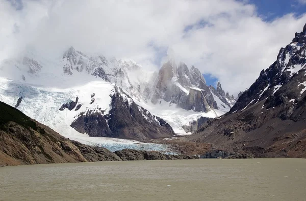 Laguna torre und cerro torre gruppe im los glaciares nationalpark, argentina — Stockfoto