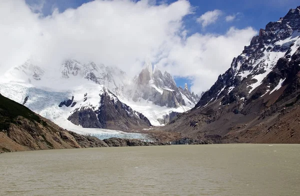 Laguna Torre ve Cerro Torre grubu Los Glaciares Milli Parkı, Arjantin