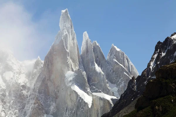 Cerro torre gruppe im los glaciares nationalpark, argentina — Stockfoto