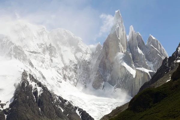 Cerro torre gruppe im los glaciares nationalpark, argentina — Stockfoto