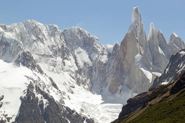 Cerro torre gruppe im los glaciares nationalpark, argentina — Stockfoto