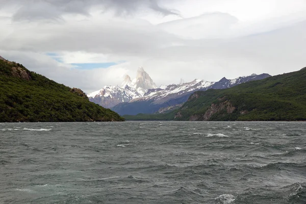 Вид на озеро Дезерт, Аргентина — стоковое фото