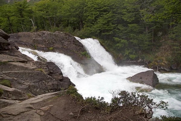 Salto Argentino, a waterfall near El Chalten, Argentina — Φωτογραφία Αρχείου