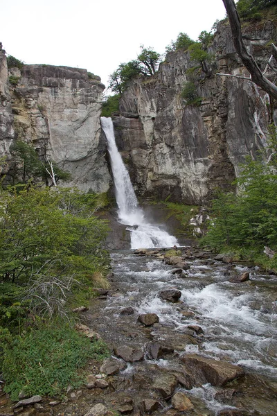 Chorrillo del Salto, uma cachoeira perto de El Chalten, Argentina — Fotografia de Stock