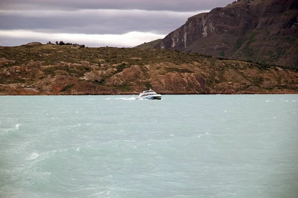 Turistická loď Argentino Lake, Argentina — Stock fotografie