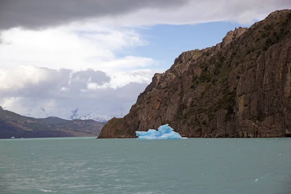 Argentino Gölü, Arjantin'de buzdağı — Stok fotoğraf